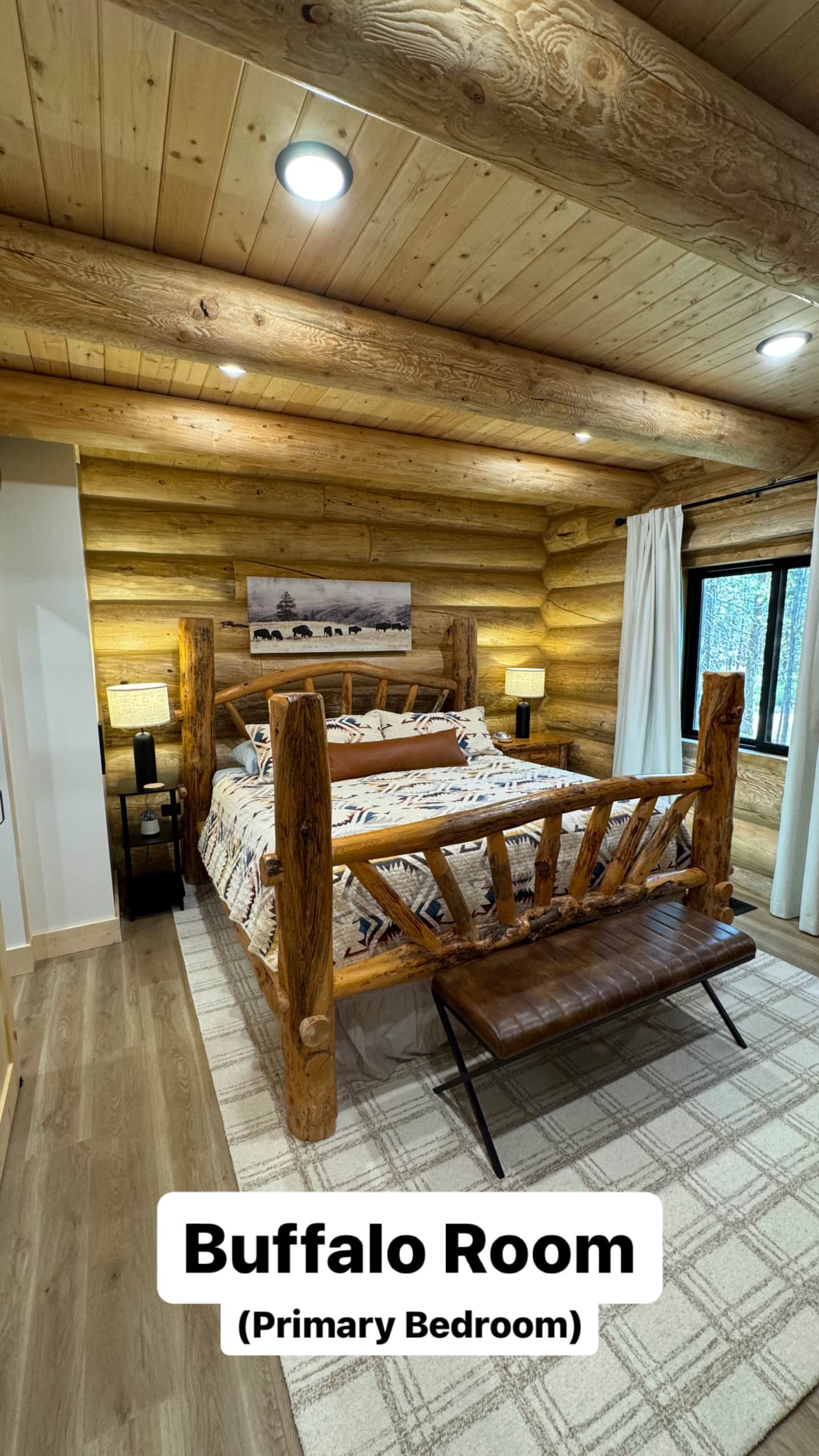 Buffalo Suite king bed